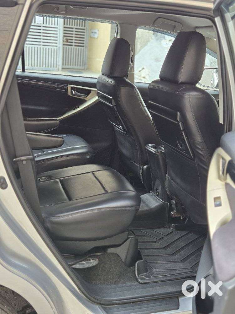 Toyota Innova Crysta 2.4 V, 2016, Diesel