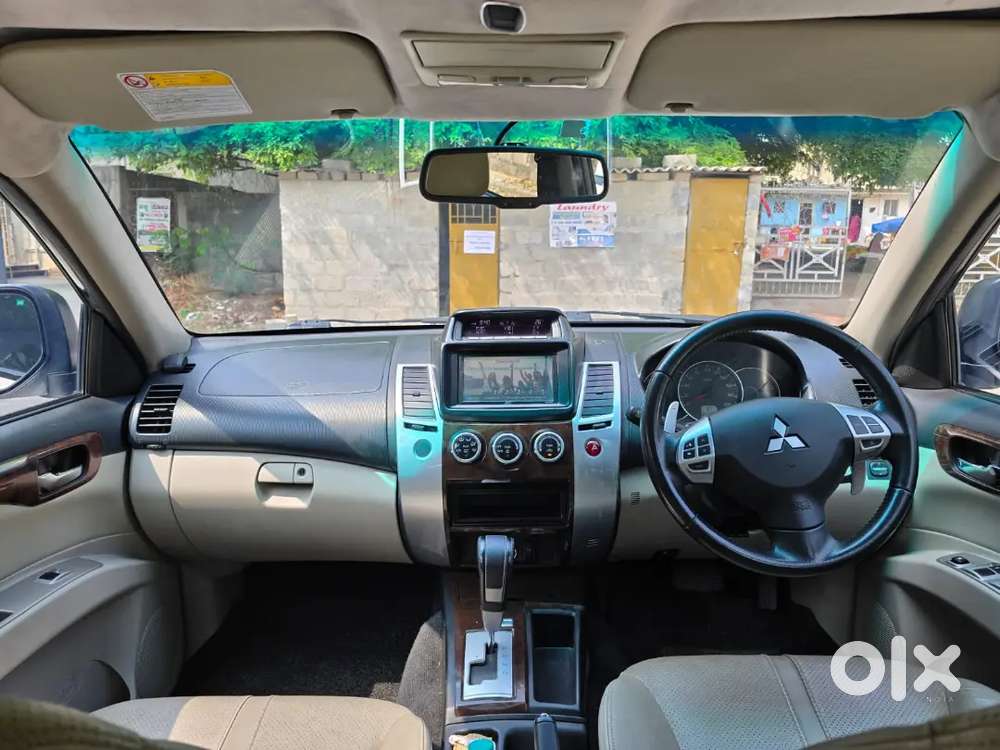 Mitsubishi Pajero Sport Select Plus 4x2 At