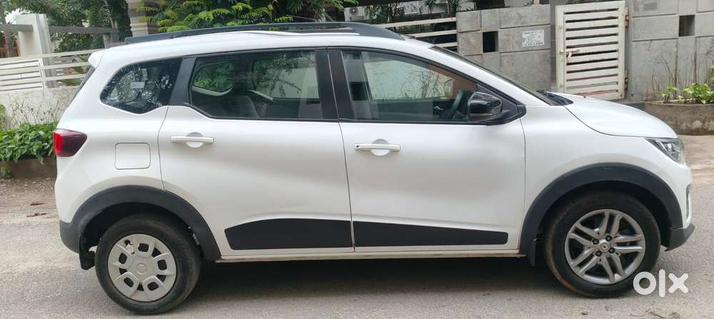 Renault Triber Rxz, 2022, Petrol