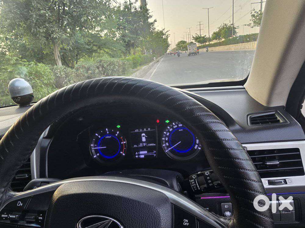 Mahindra Alturas G4 4x2 At, 2020, Diesel