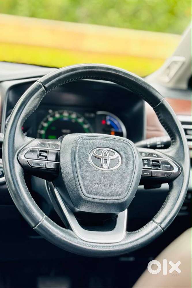 Toyota Innova Hycross 2.0 Zx (o) Hybrid 7 Str, 2024, Petrol