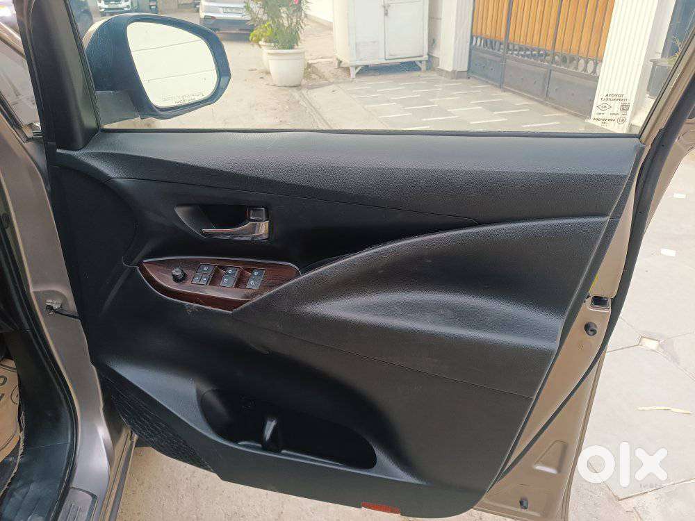 Toyota Innova Crysta 2.8 Gx At, 2017, Diesel