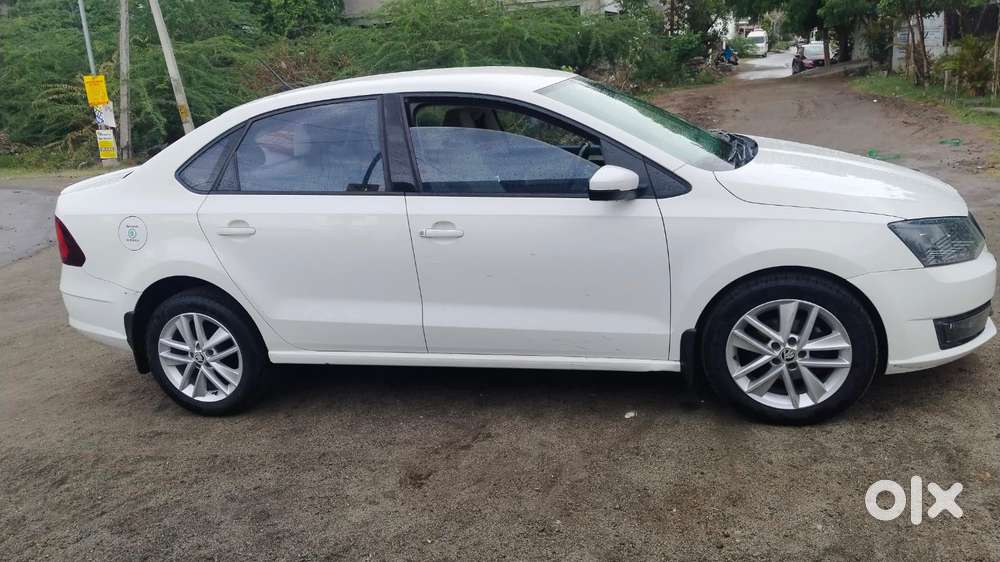 Skoda Rapid 1.5 Tdi Style/1.5 At Style, 2017, Diesel