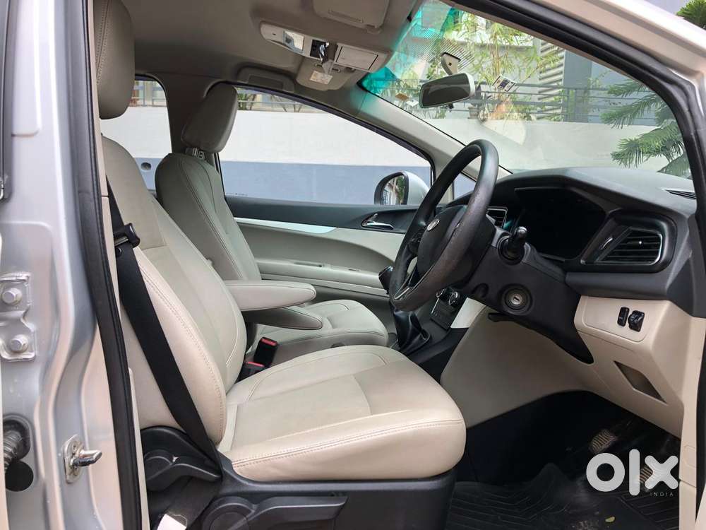 Mahindra Marazzo M8, 2019, Diesel