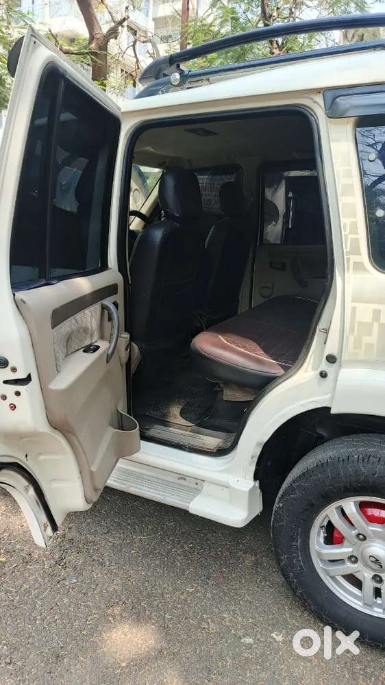 Mahindra Scorpio Vlx  2012 Diesel 98000 Km Driven