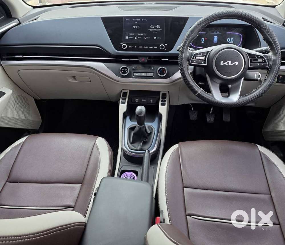 Kia Carens G 1.5 6mt Premium (o) 7-seater, 2024, Petrol
