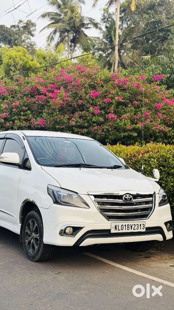 Toyota Innova Diesel 2015 Variant