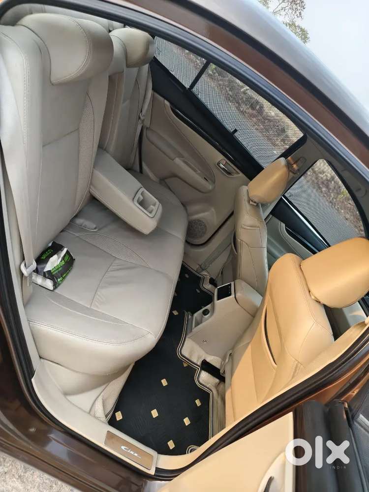 Maruti Suzuki Ciaz 2017 Diesel 120000 Km Driven Showroom Maintained