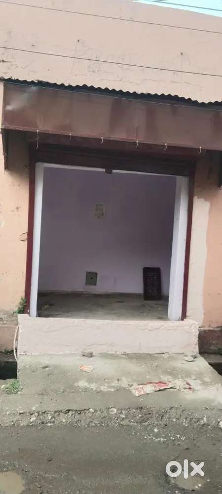 Fully whitewash and painted shop for rent