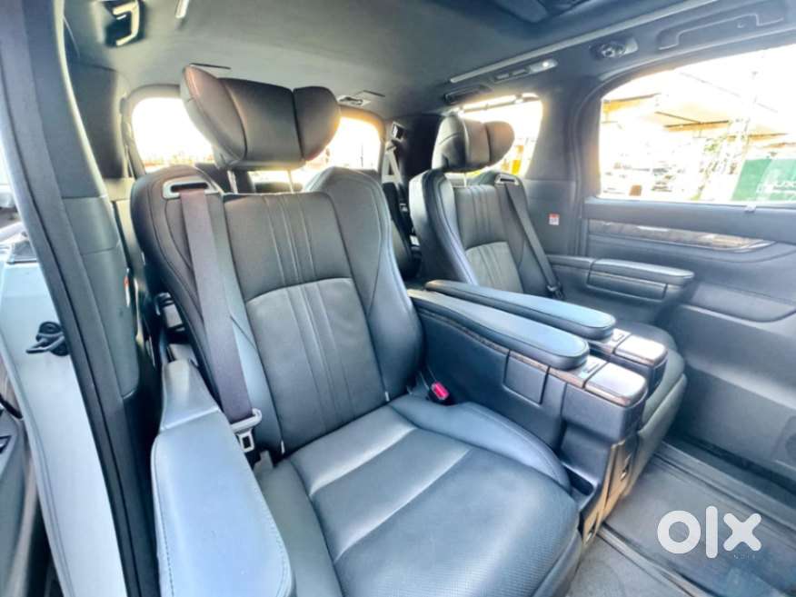 Toyota Vellfire Vip – Executive Lounge, 2022, Petrol