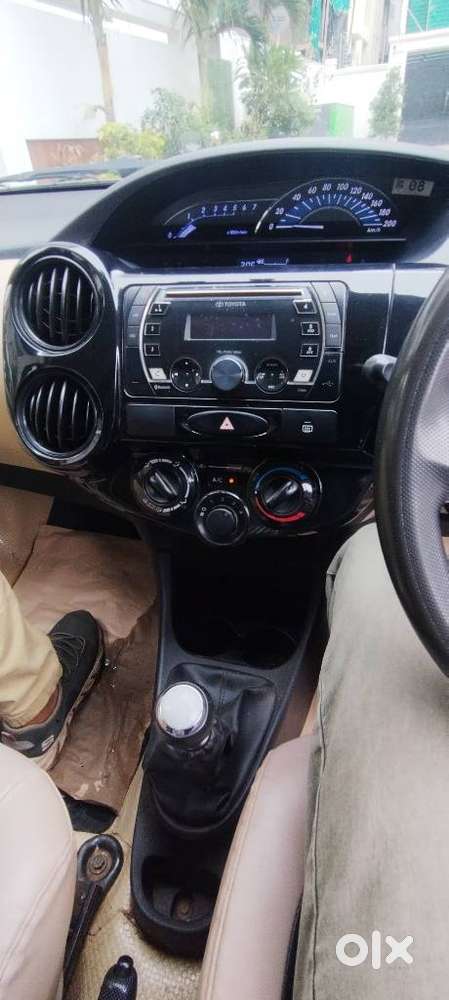Toyota Etios Liva Vd Dual Tone, 2019, Diesel