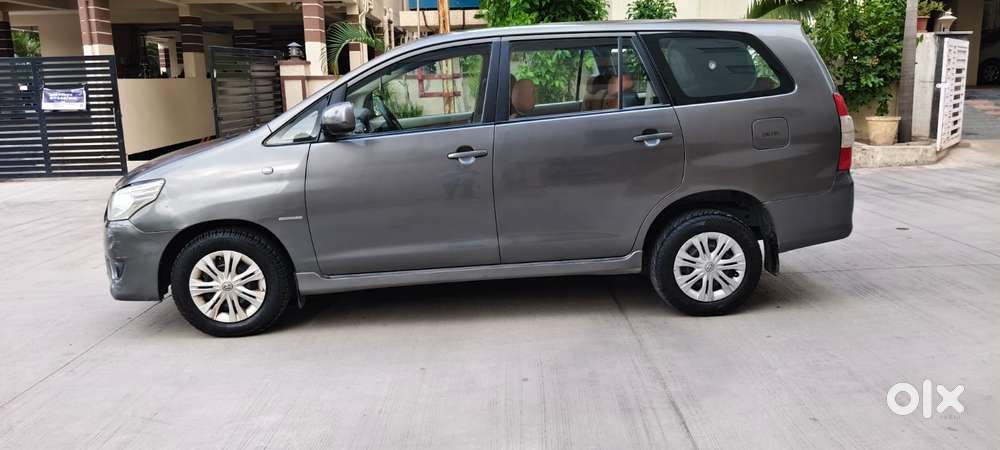 Toyota Innova 2.5 G (diesel) 8 Seater, 2012, Diesel