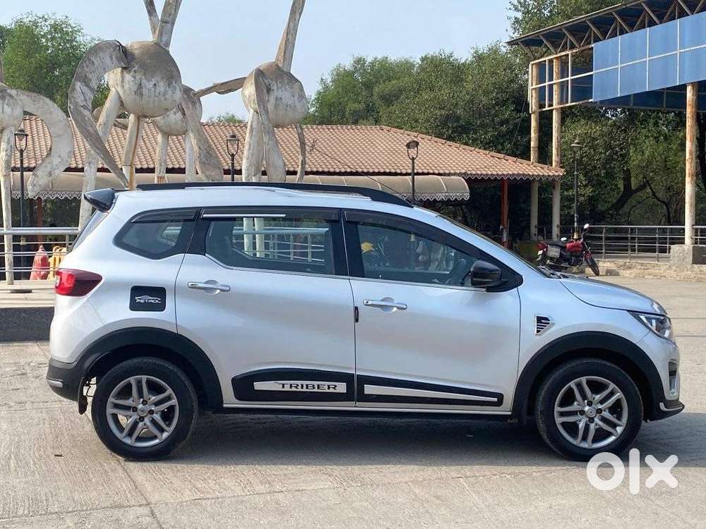 Renault Triber Rxz, 2023, Petrol