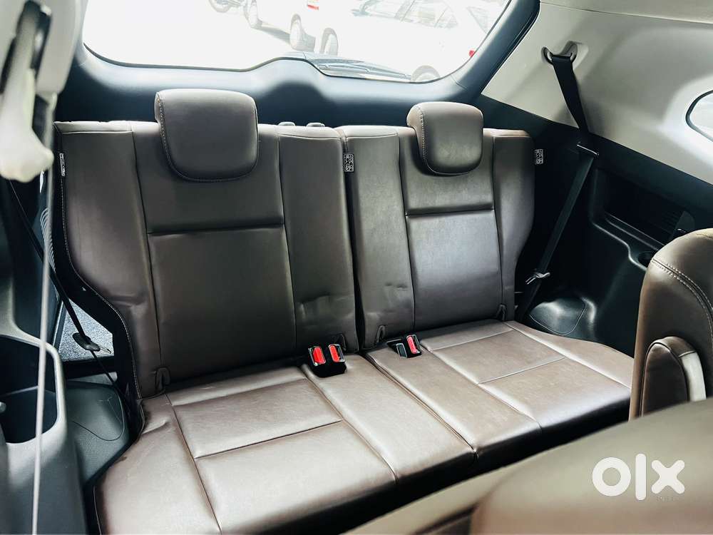 Toyota Innova Hycross