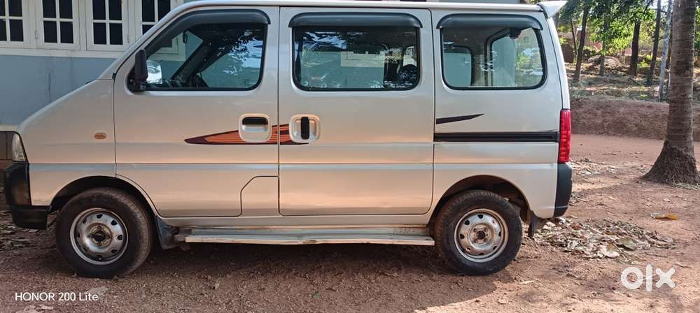 Maruti Suzuki Eeco 2017 Petrol Well Maintained