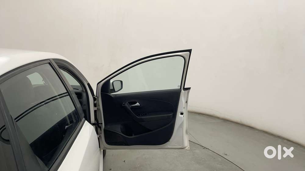 Volkswagen Polo Petrol Comfortline 1.2l, 2015, Petrol