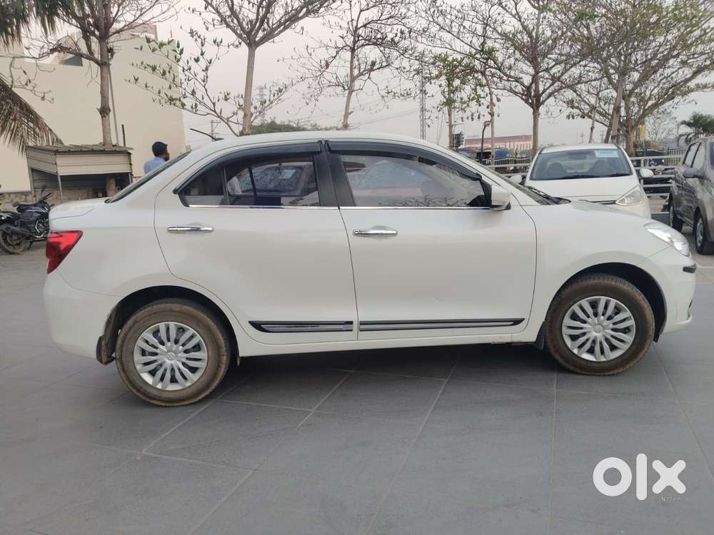 Maruti Suzuki Dzire Vxi Ags, 2022, Petrol
