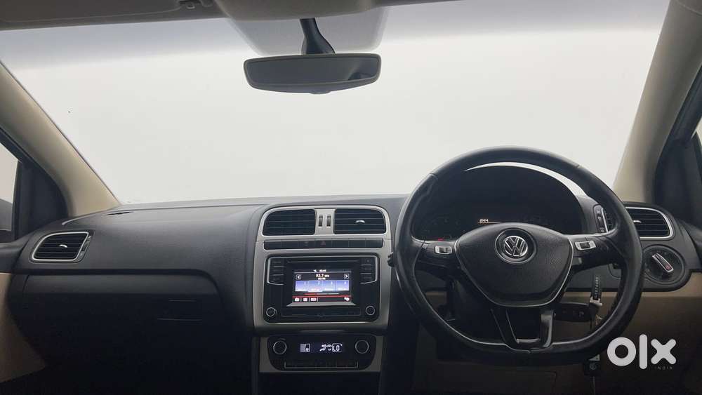 Volkswagen Polo Petrol Highline 1.2l, 2016, Petrol