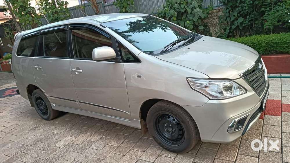 Toyota Innova 2012 Diesel 250000 Km Driven