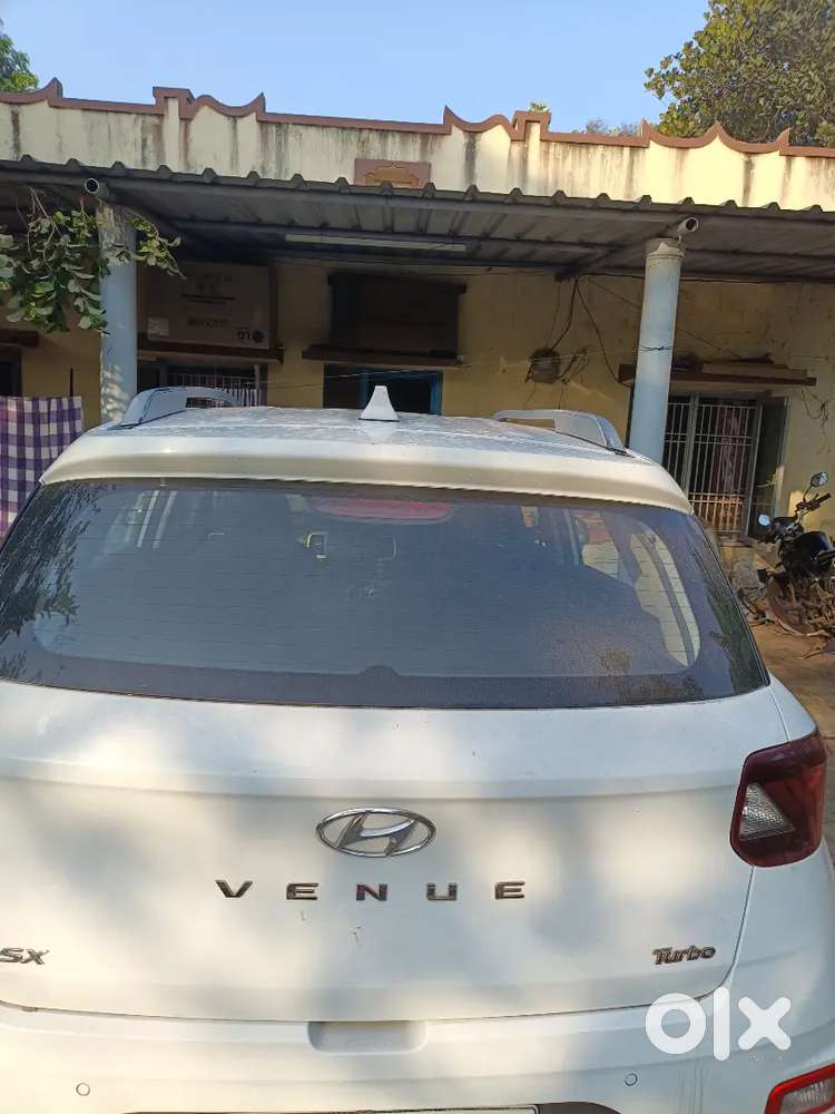 Hyundai Venue 2020 Petrol 70000 Km Driven