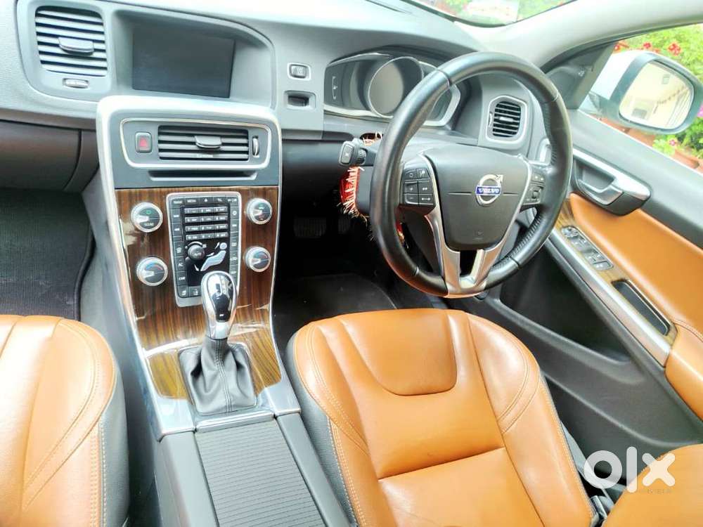 Volvo S60 D4 Momentum 2017 – Single Owner Excellent Condition