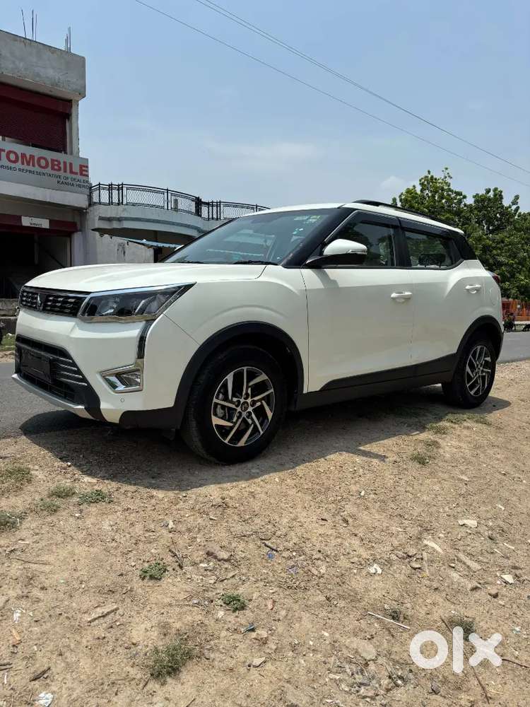 Mahindra Xuv300 2023 Petrol 17324 Km Driven