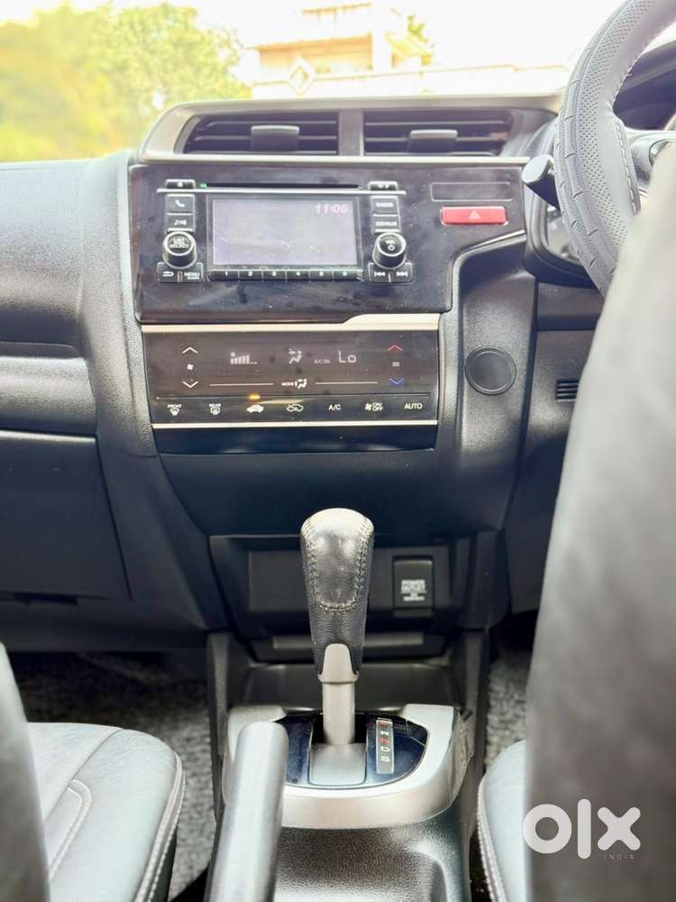 Honda Jazz V Cvt, 2015, Petrol
