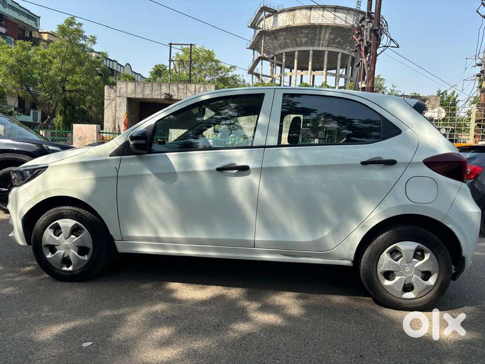 Tata Tiago 1.2 Revotron Xm Cng, 2024, Cng & Hybrids