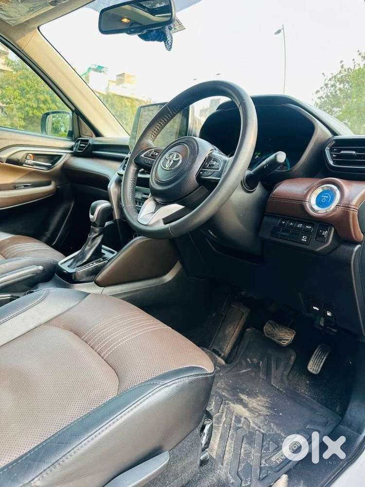 Toyota Urban Cruiser Hyryder 1.5 V Hybrid, 2024, Petrol