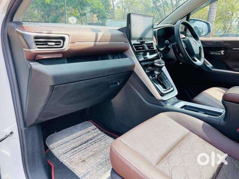 Toyota Innova Hycross 2.0 Zx (o) Hybrid 7 Str, 2024, Petrol