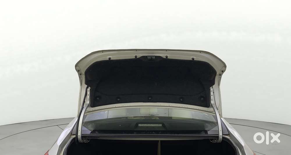 Toyota Corolla Altis 2013-2017 Vl At, 2016, Petrol