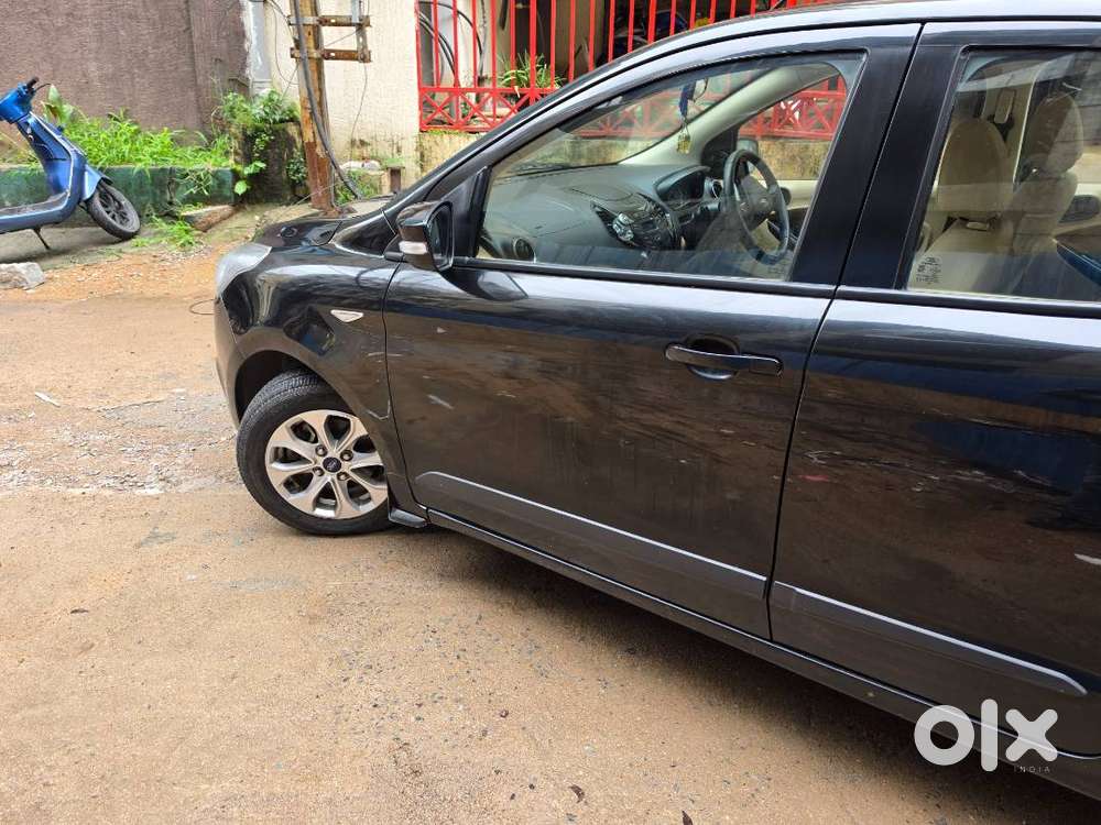 Ford Aspire Titanium Blu 2016