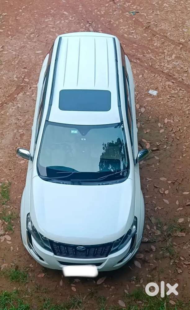 Mahindra Xuv500 W10 2015