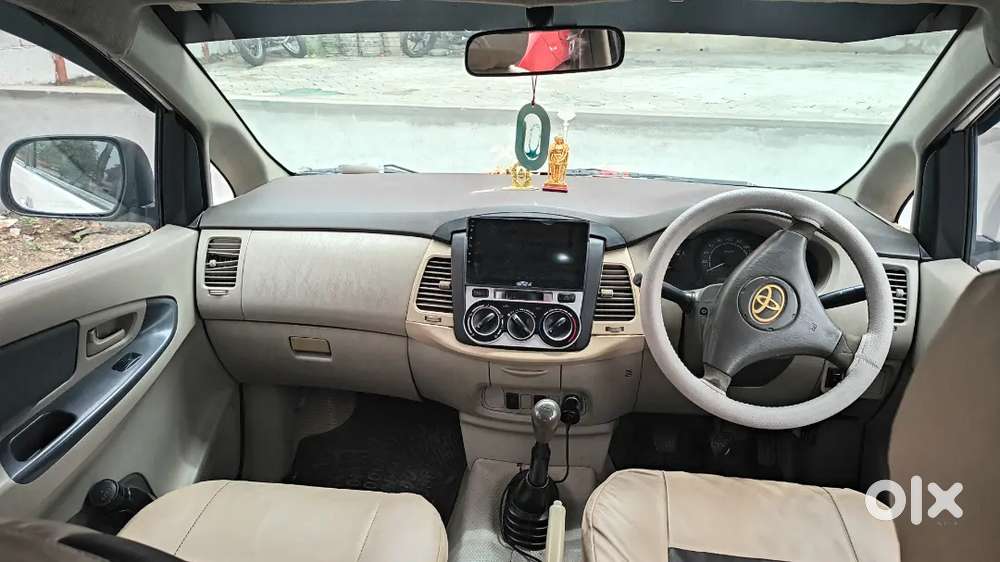 Toyota Innova 2.5 E 2010