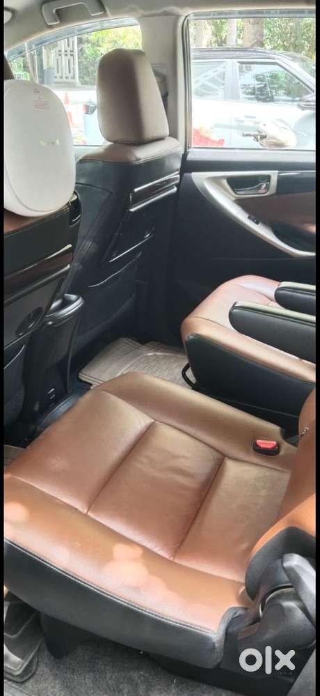 Innova Crysta 2.7z (at) 2022