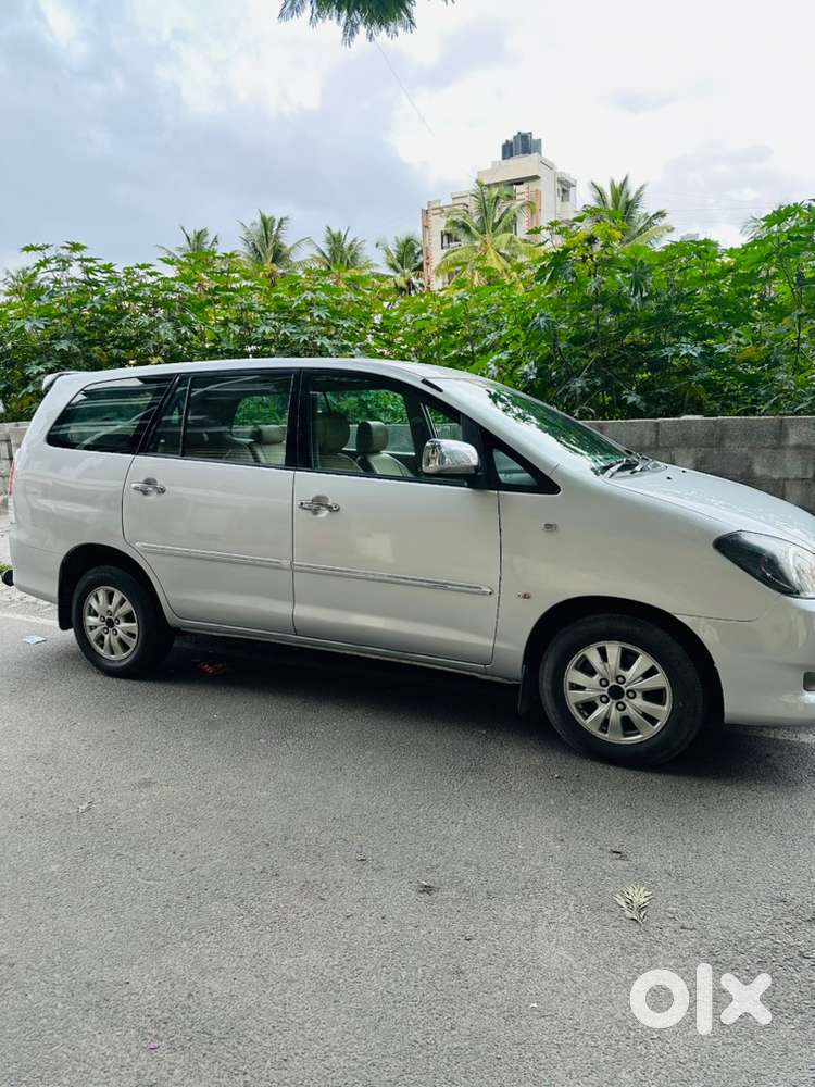 2010 Toyota Innova 2.5 V Single Owner