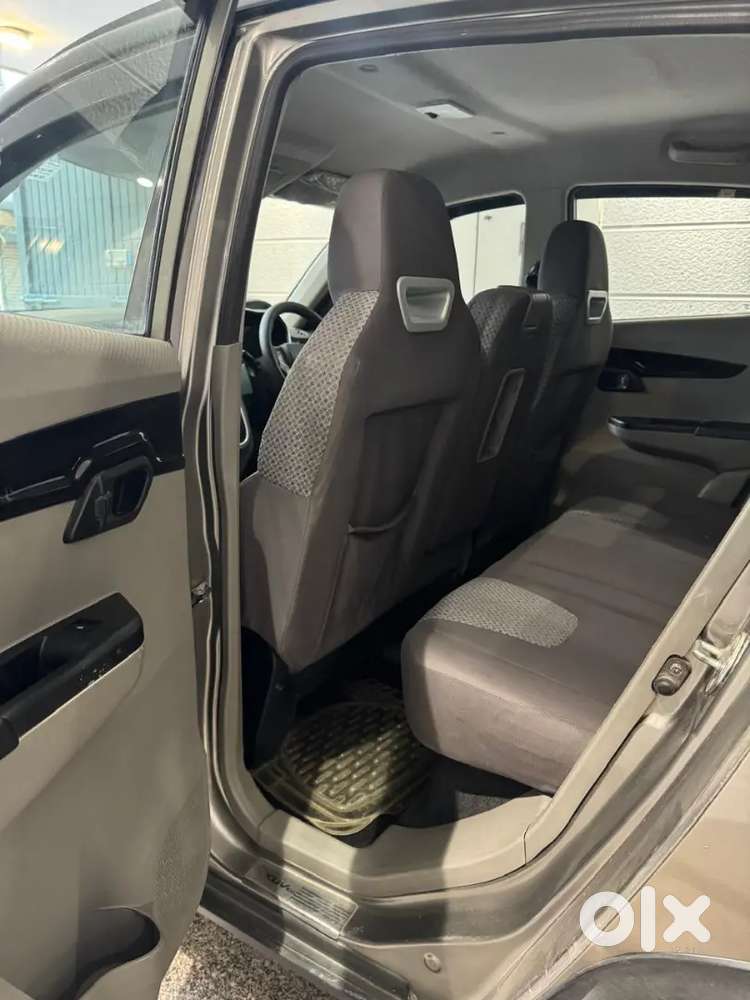 Mahindra Kuv 100  K8
2016 Model First Owner Diesel