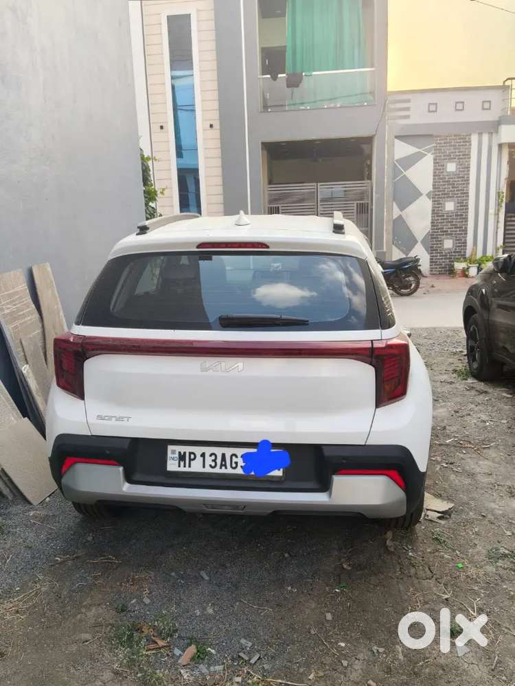 Only 591 Km Run ,sunroof, Alloy Wheels Music System Remote Key