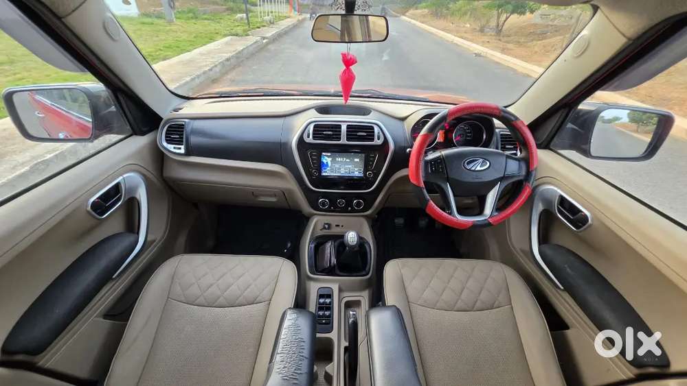 Mahindra Tuv 300 2018 Dual Tone