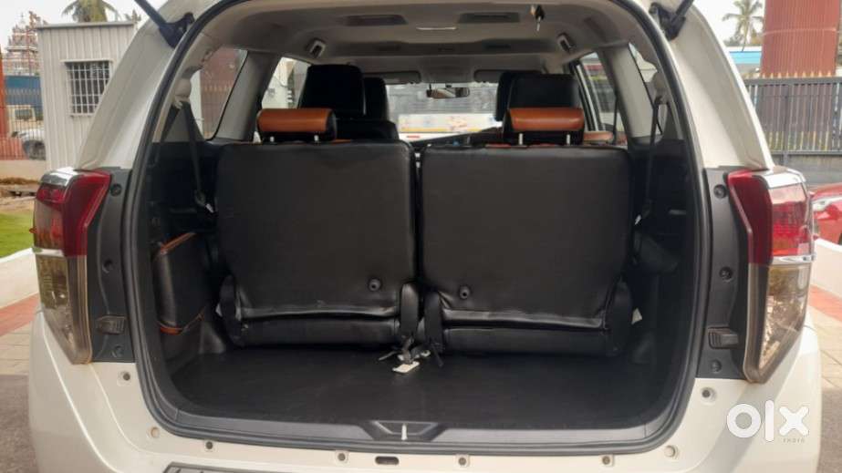 Toyota Innova Crysta 2.4 G Mt 7 Str, 2025, Diesel