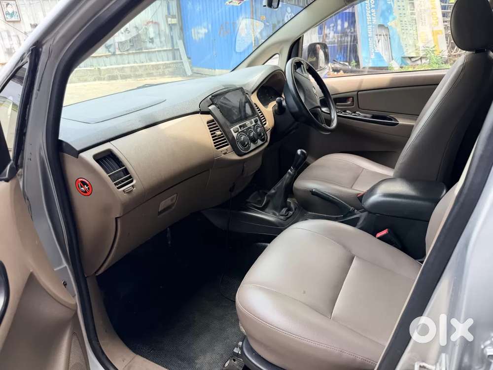 Toyota Innova 2.5 G (diesel) 8 Seater Bs Iv, 2015, Diesel