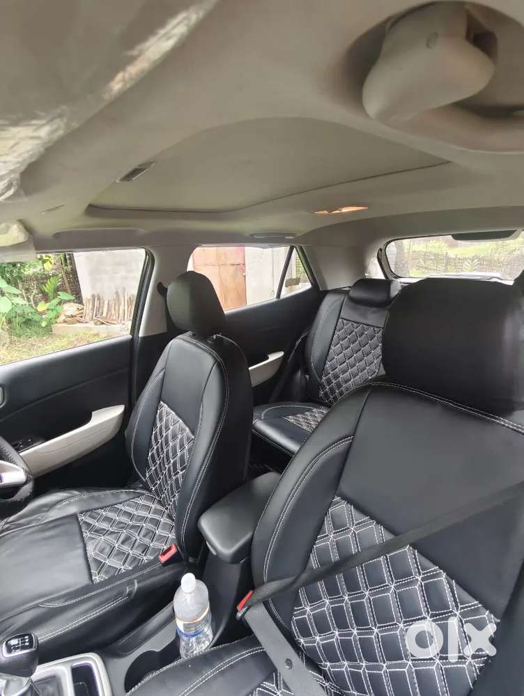Hyundai Venue 2024 Petrol Well Maintained