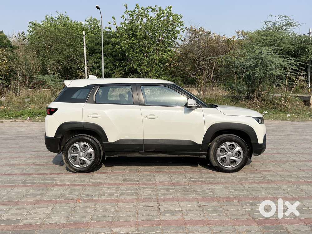 Maruti Suzuki Brezza 1.5 Vxi Smart Hybrid, 2023, Petrol
