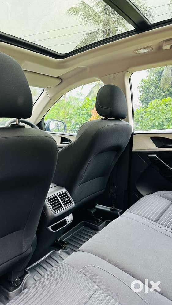 Mahindra Xuv700 2.2 Ax 5 Diesel Mt 7 Str, 2022, Diesel