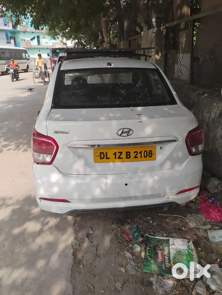 Hyundai Xcent 2017 Petrol 165000 Km Driven