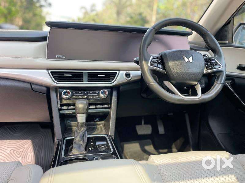 Mahindra Xuv700 2.2 Ax 7 Diesel At Luxury Pack Str, 2023, Diesel