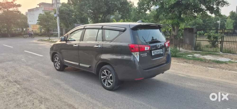 Toyota Innova Crysta 2.4 G Mt 7 Str, 2022, Diesel