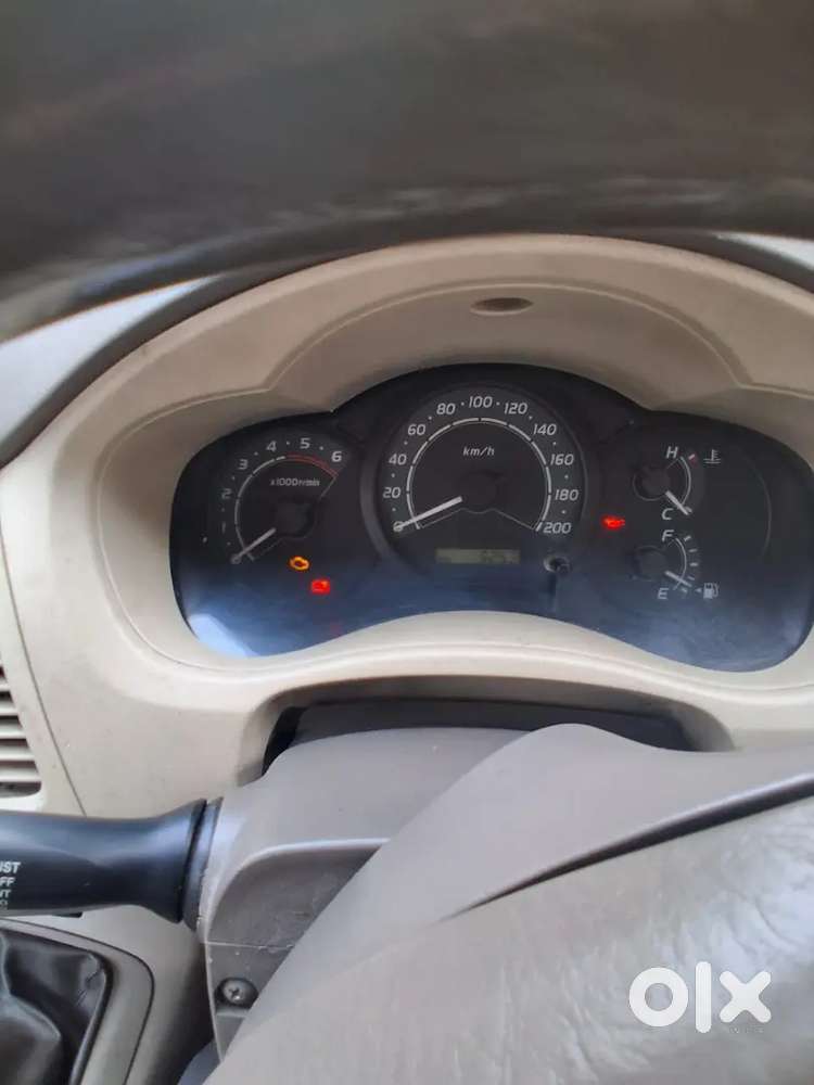 Toyota Innova 2.0 V Petrol ( 2005 - 2030 )