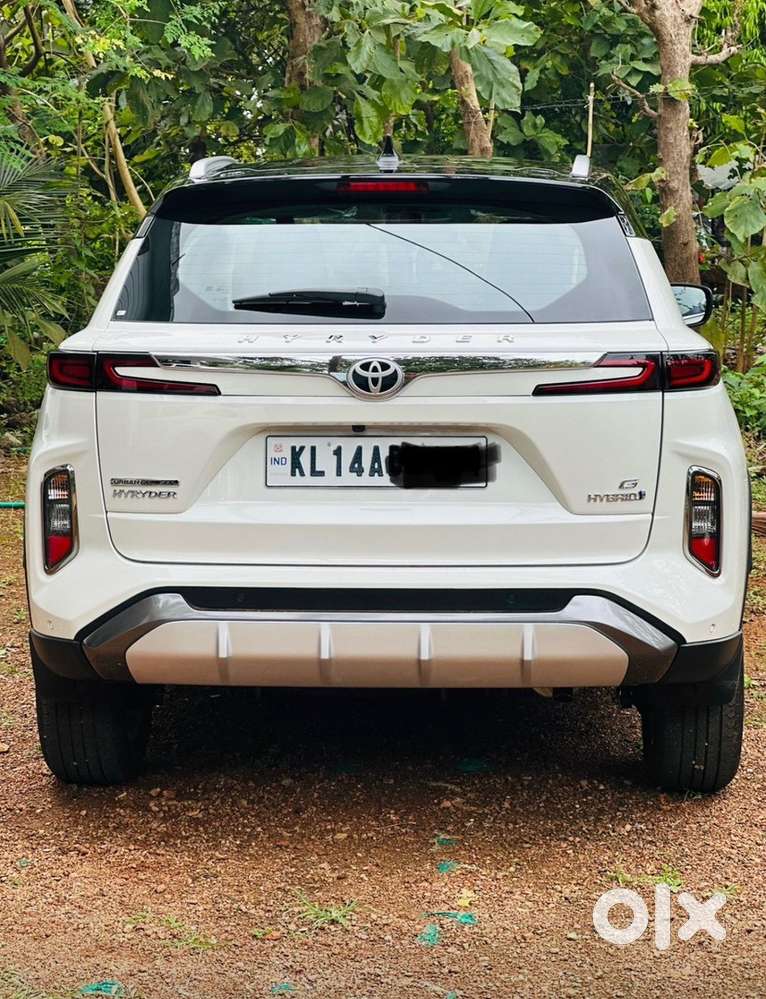 Toyota Urban Cruiser Hyryder 2023 Petrol Well Maintained