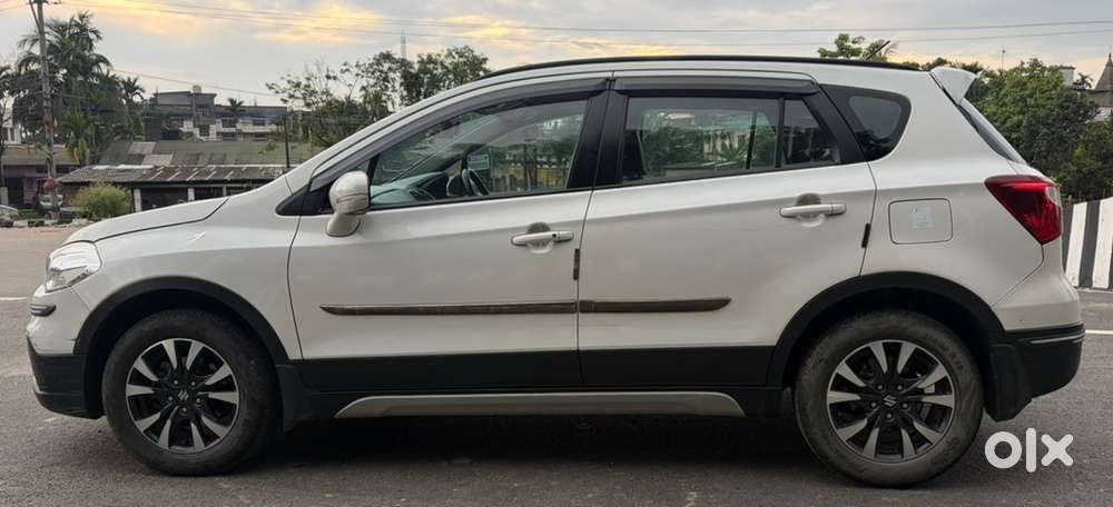 Maruti Suzuki S-cross Petrol Hybrid 2021